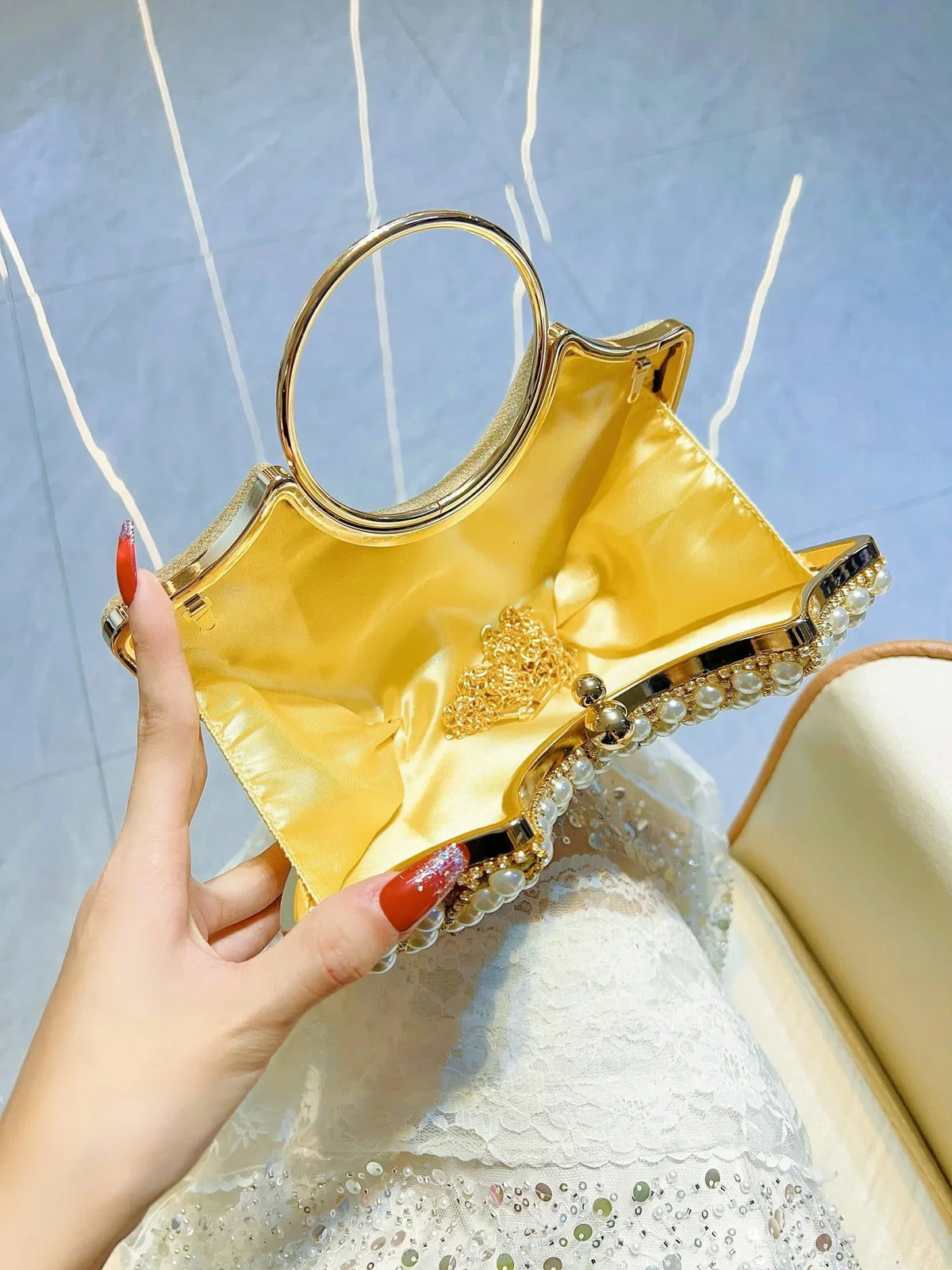 Luxurious sparkling banquet clutch bag by 𝕄𝕔 𝕋𝕙𝕖 𝔹𝕝𝕒𝕔𝕜 𝔻𝕚𝕒𝕞𝕠𝕟�