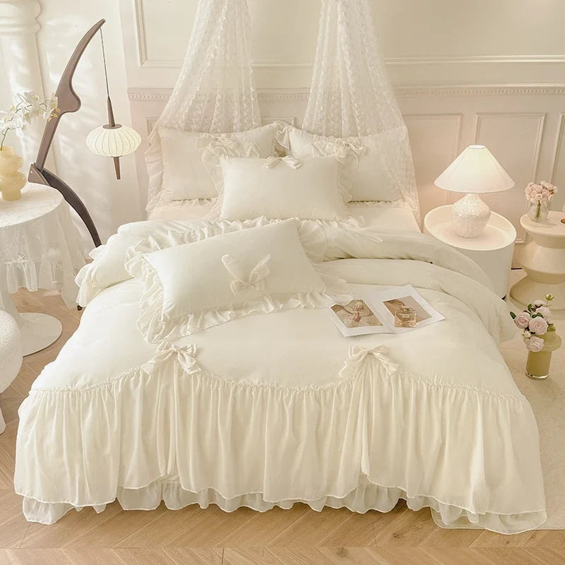 White bedding set by 𝕄𝕔 𝕋𝕙𝕖 𝔹𝕝𝕒𝕔𝕜 𝔻𝕚𝕒𝕞𝕠𝕟𝕕�