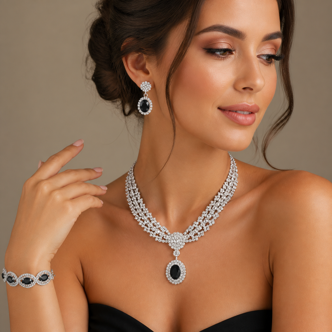 Elegant Jewelry Necklace Set