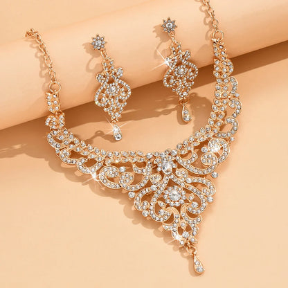 Design sense palace style jewelry set with high-end rhinestone inlaid accessories from 𝕄𝕮 𝕋𝕙𝕖 𝔹𝕝𝕒𝕔𝕜 𝔻𝕚𝕒�
