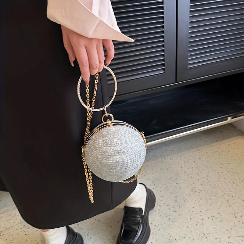 Black hand bag with chain crossbody strap from 𝕄𝕮 𝕋𝕙𝕖 𝔹𝕝𝕒𝕔𝕜 𝔻𝕚𝕒𝕞𝕠�