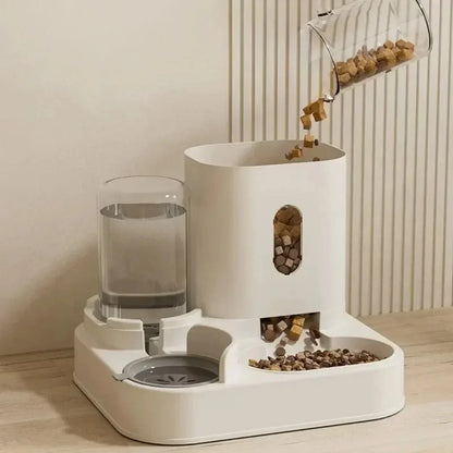 MC THE BLACK DIAMOND pet food bowl with water fountain, automatic feeder for pets, showing the sleek design and water flow.