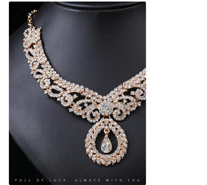 Vintage necklace set by 𝕄𝕔 𝕋𝕙𝕖 𝔹𝕝𝕒𝕔𝕜 𝔻𝕚𝕒𝕞𝕠𝕟𝕕�