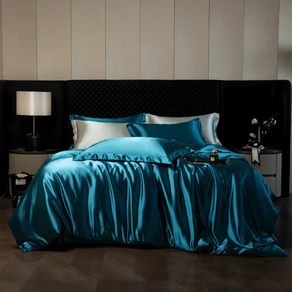 Luxurious silk bed sheets set with duvet cover, pillowcases, and fitted sheets in king and queen sizes from 𝕄𝕔 𝕋𝕙𝕖 𝔹𝕝𝕒𝕔𝕜 𝔻�