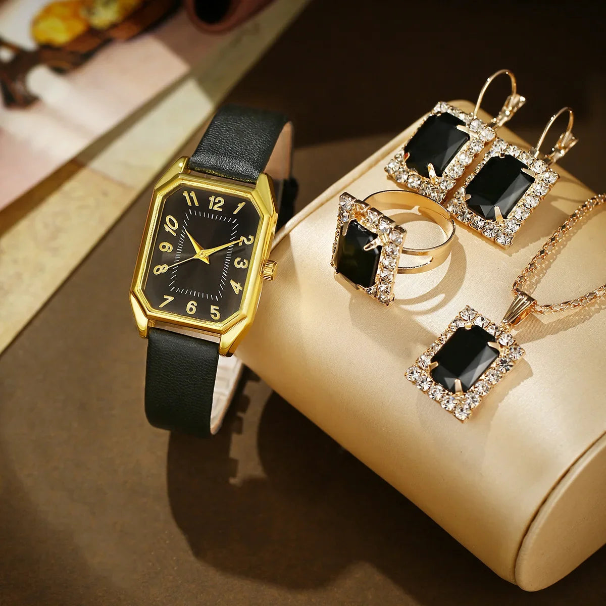 Luxury fashion square women&