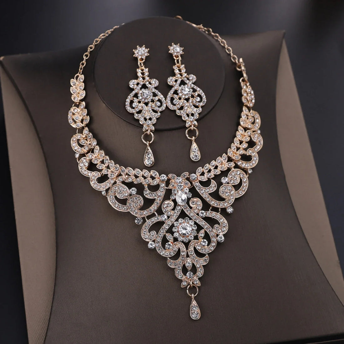 Design Sense Palace style jewelry set by 𝕄𝕮 𝕋𝕙𝕖 𝔹𝕝𝕒𝕔𝕜 𝔻𝕚𝕒𝕞𝕠𝕟�
