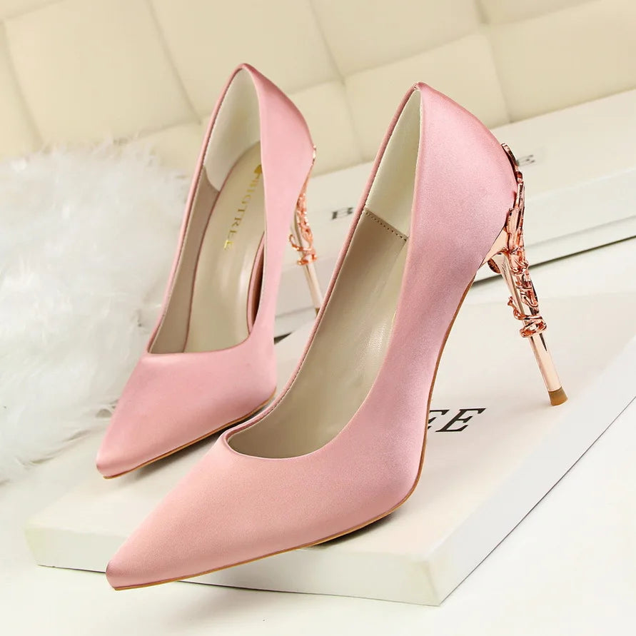 Women’s fashion shoes from MC The Black Diamonds featuring pure color leather low heels, stylish and comfortable footwear.