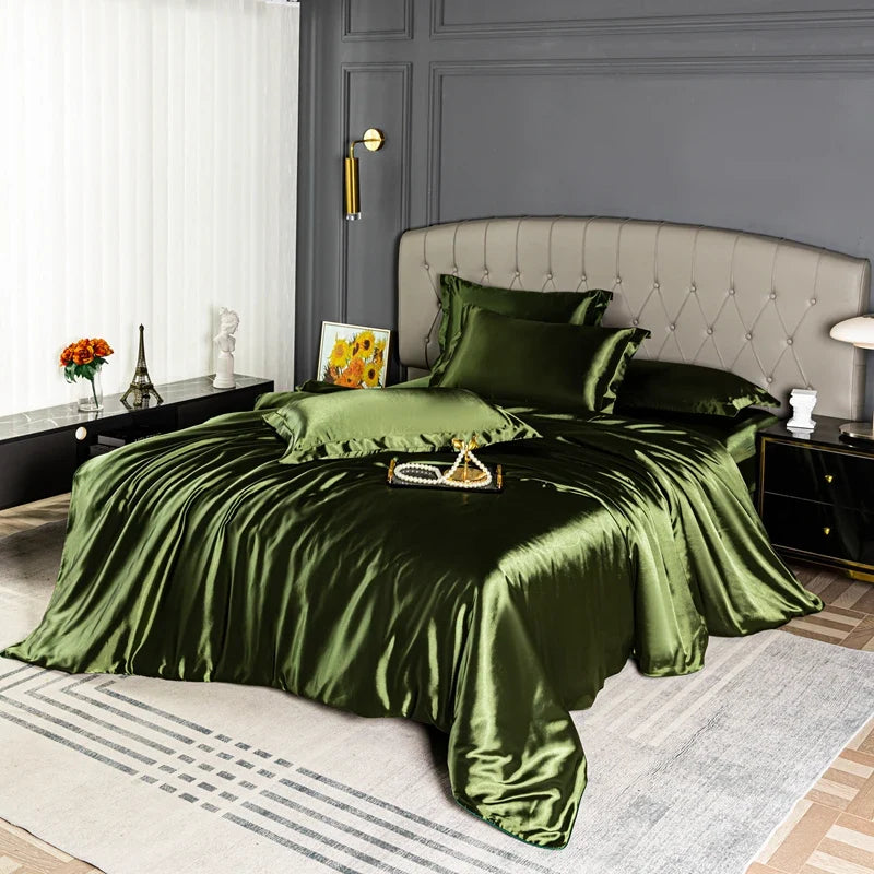 High-quality satin duvet cover from 𝕄𝕔 𝕋𝕙𝕖 𝔹𝕝𝕒𝕔𝕜 𝔻𝕚𝕒𝕞𝕠𝕟�