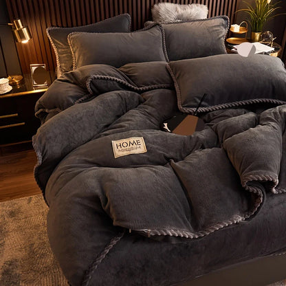 Modern style double-sided milk velvet duvet cover from 𝕄𝕮 𝕋𝕙𝕖 𝔹𝕝𝕒𝕔𝕜 𝔻𝕚𝕒𝕞𝕠�