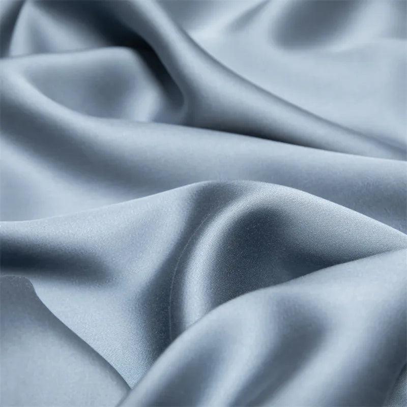 Natural mulberry silk duvet cover in solid color, single to king size, from 𝕄𝕔 𝕋𝕙𝕖 𝔹𝕝𝕒𝕔𝕜 𝔻𝕚𝕒�