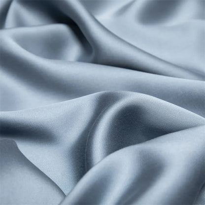 Natural mulberry silk duvet cover in solid color, single to king size, from 𝕄𝕔 𝕋𝕙𝕖 𝔹𝕝𝕒𝕔𝕜 𝔻𝕚𝕒�