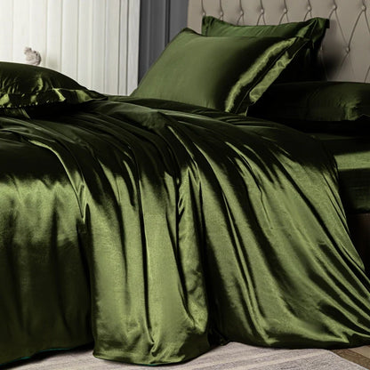 High-quality satin bedding set by 𝕄𝕔 𝕋𝕙𝕖 𝔹𝕝𝕒𝕔𝕜 𝔻𝕚𝕒𝕞𝕠𝕟�