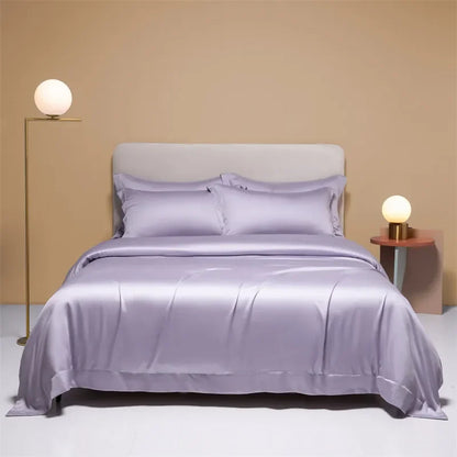 Luxury mulberry silk duvet cover in solid color with smooth texture, size options 150x200 or 240x260, from MC The Black Diamonds.