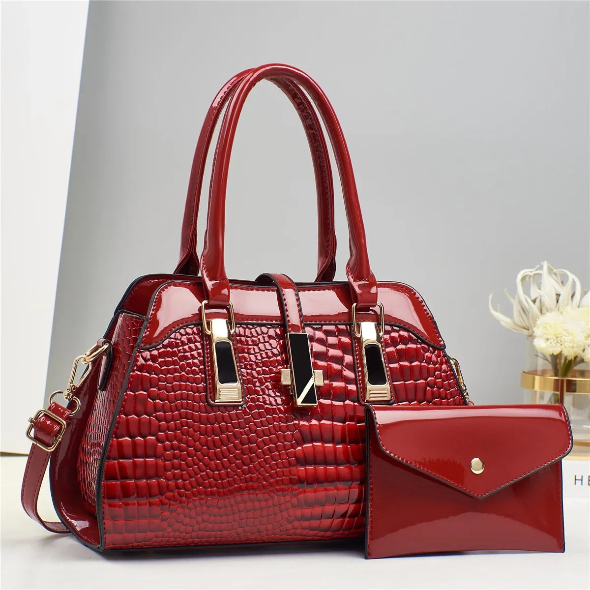 Luxury 𝕄𝕔 𝕋𝕙𝕖 𝔹𝕝𝕒𝕔𝕜 𝔻𝕚𝕒𝕞𝕠𝕟𝕕 crocodile leather tote
