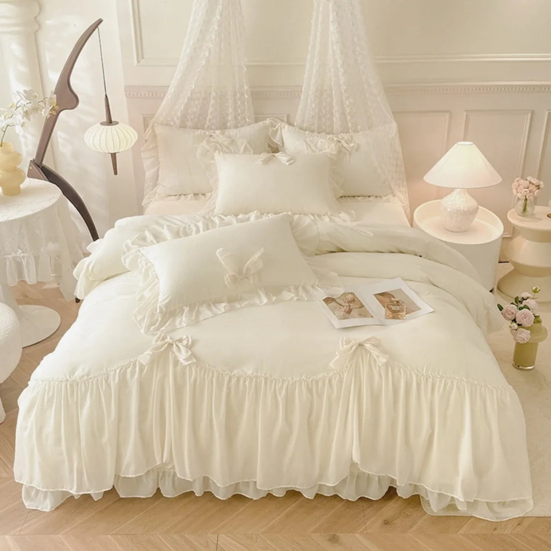3-piece white bedding set with ruffled duvet cover from 𝕄𝕔 𝕋𝕙𝕖 𝔹𝕝𝕒𝕔𝕜 𝔻𝕚𝕒𝕞𝕠