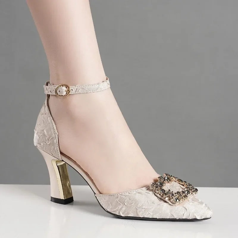 Black designer pumps for women, summer 2024, comfortable heels from 𝕄𝕮 𝕋𝕙𝕖 𝔹𝕝𝕒𝕔𝕜 𝔻𝕚𝕒𝕞