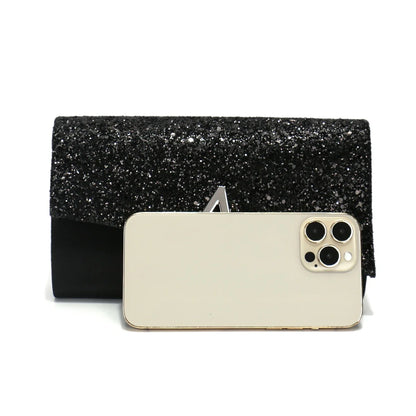 V Design metal chain glamorous evening handbag by 𝕄𝕔 𝕋𝕙𝕖 𝔹𝕝𝕒𝕔𝕜 𝔻𝕚𝕒𝕞𝕠𝕟