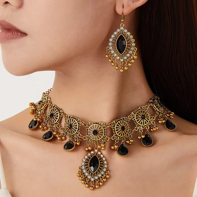 Ethnic vintage jewelry set with resin stones, water drop pendant necklace and matching earrings by 𝕄𝕔 𝕋𝕙𝕖 𝔹𝕝𝕒𝕔𝕜 𝔻𝕚𝕒