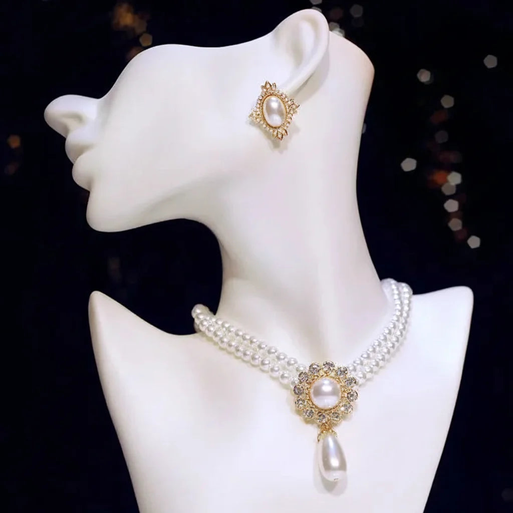 Elegant vintage pearl necklace and matching chain earrings by 𝕄𝕔 𝕋𝕙𝕖 𝔹𝕝𝕒𝕔𝕜 𝔻𝕚𝕒𝕞𝕠�
