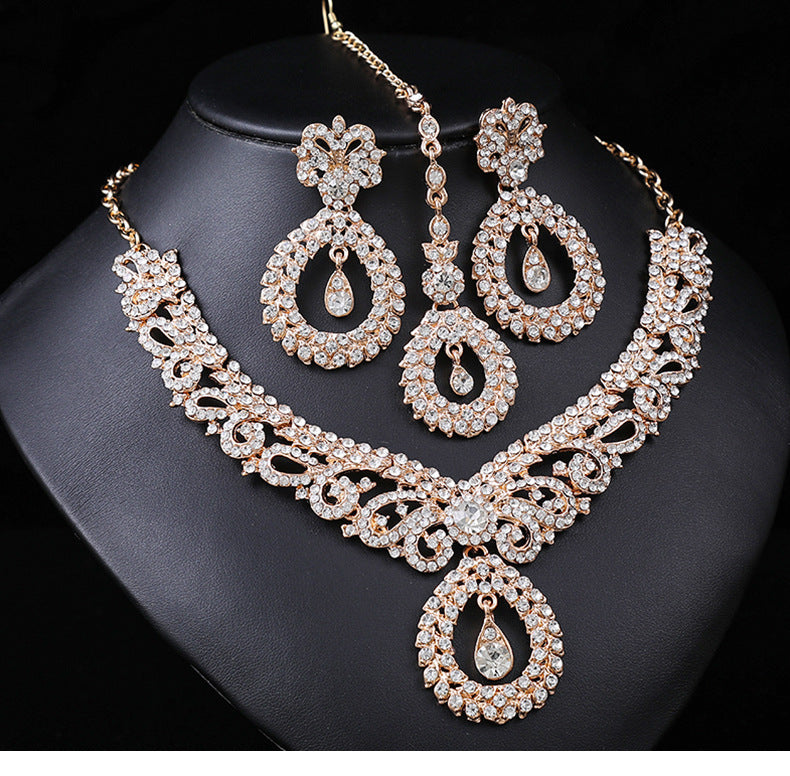 Vintage necklace set from 𝕄𝕔 𝕋𝕙𝕖 𝔹𝕝𝕒𝕔𝕜 𝔻𝕚𝕒𝕞𝕠𝕟𝕕�